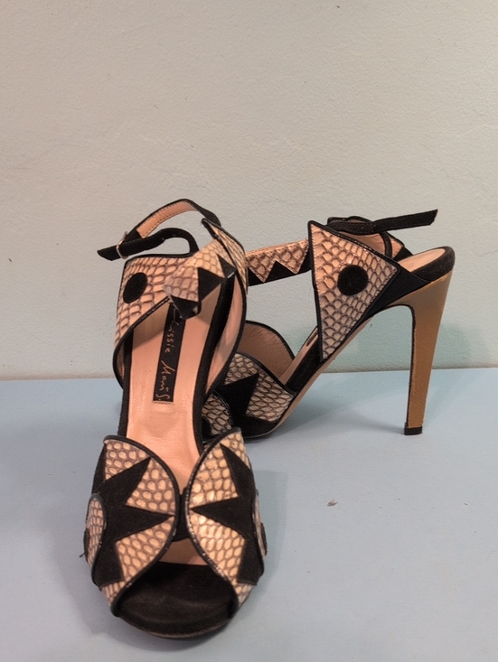 Vero Cuoio Shoes - Crissie Morris, Vintage, Black/Beige Leather Geometric Cutout Heels, Sz 40 (9.5)